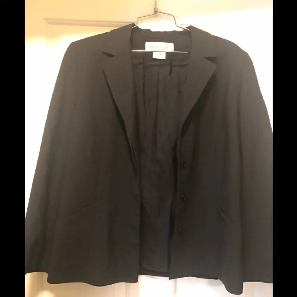 Jones New York black blazer